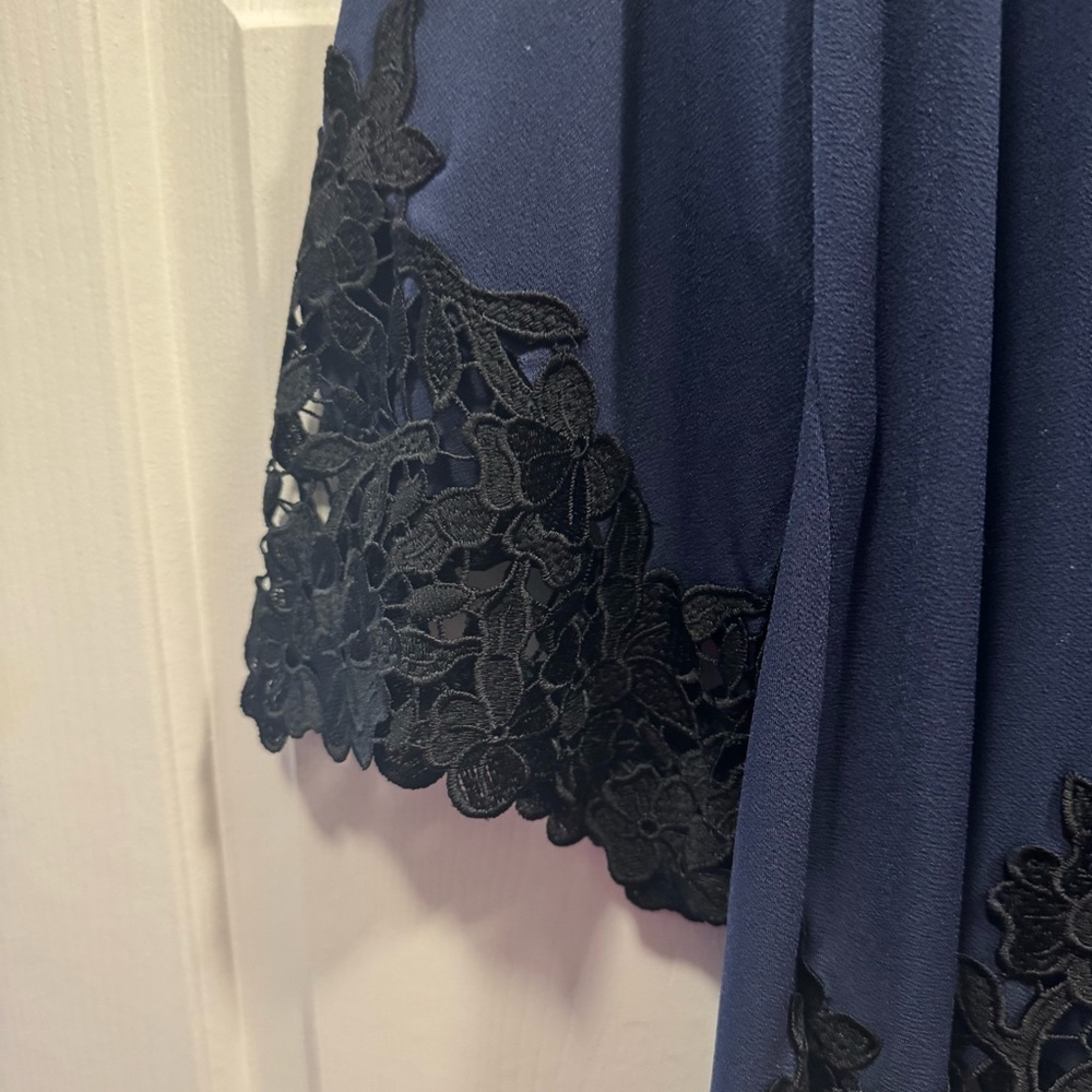 Chico’s Women’s Plus Size Blue Women's Top with Black Lace Trim - Picture 3 of 7